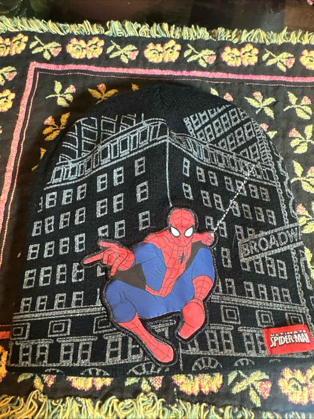 Marvel Spider-Man Youth Beanie Skull Cap Black Red Barely Worn